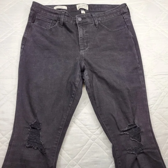 Universal Thread Mid Rise Skinny black distressed jeans size 12/31R - Picture 5 of 8